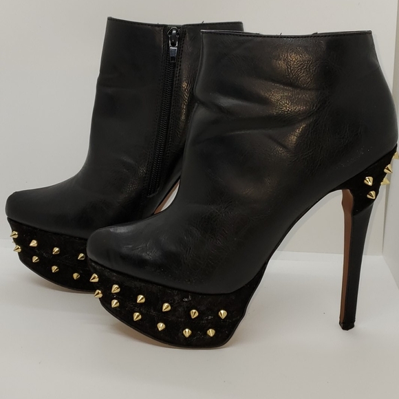 Wild Pair Allie WP Studded Platform Bootie - Picture 3 of 6